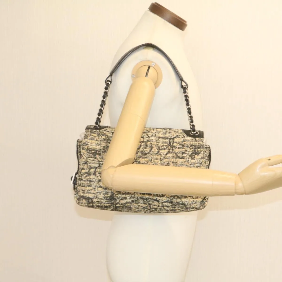CHANEL Camellia Icon Turn lock Chain Flap ShoulderBag Beige Black CC Auth 24396A