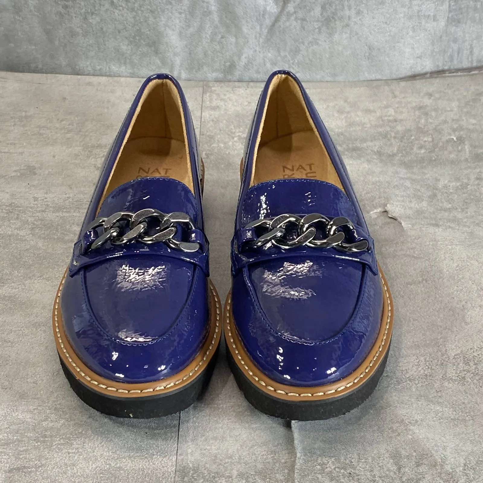 NATURALIZER Women's Haven Blue Faux Leather Emmal Lug-Sole Chain Loafers SZ 6
