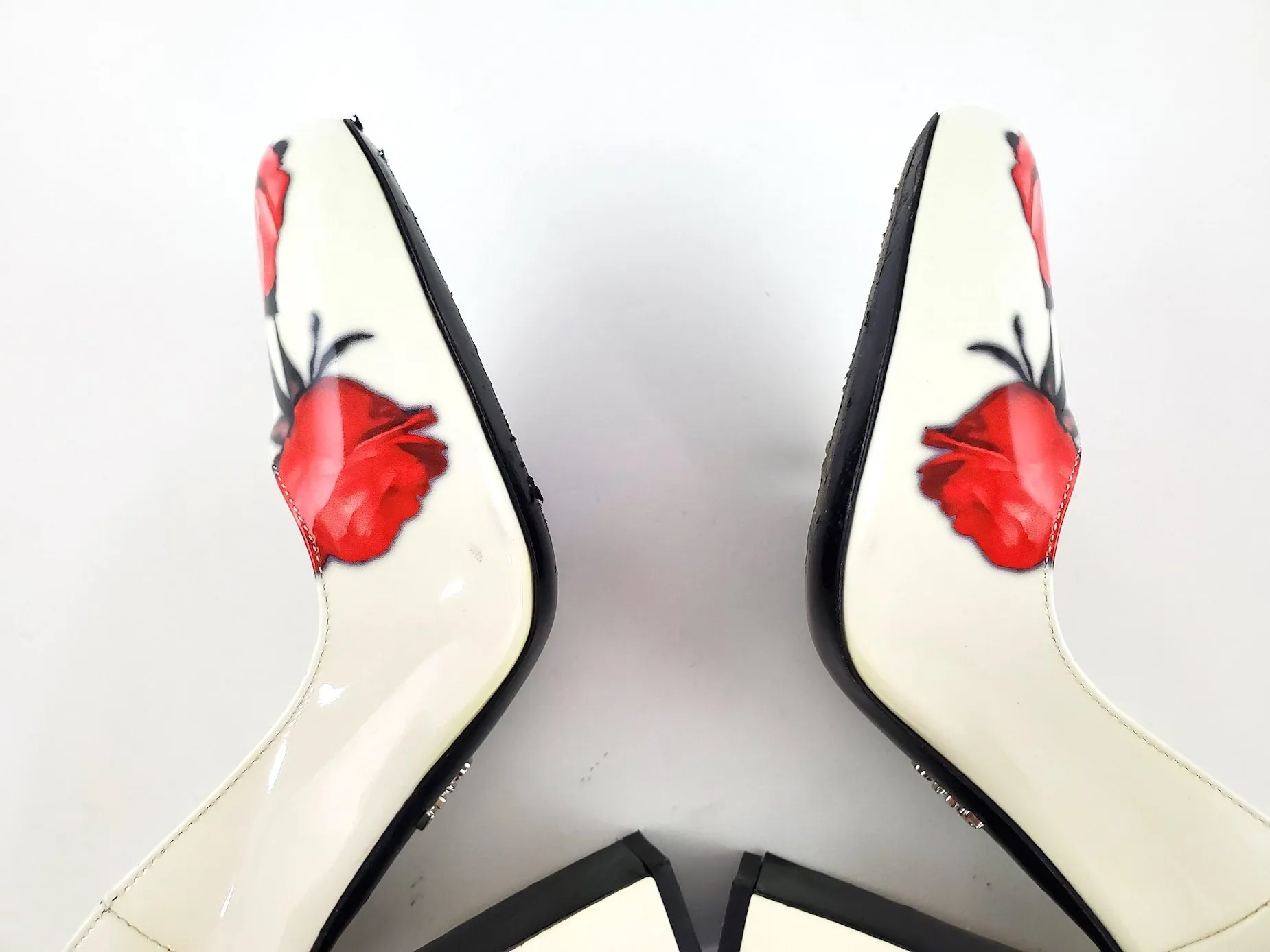 Prada Off White Floral Patent Leather Pumps 39