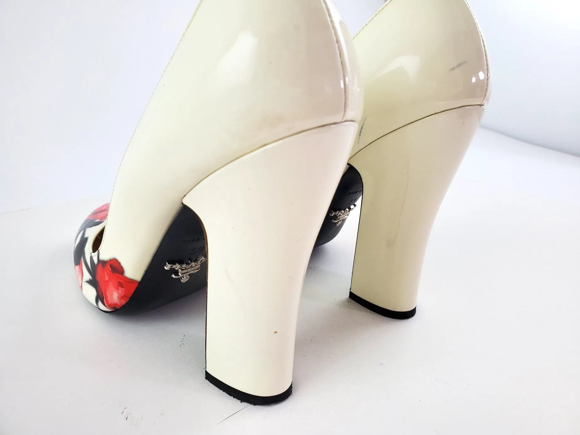 Prada Off White Floral Patent Leather Pumps 39