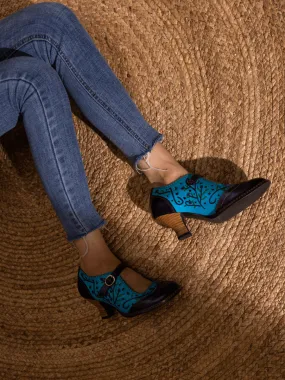 SOFFIA | PICKING PETALS FLORAL PERFORATED LEATHER PUMP